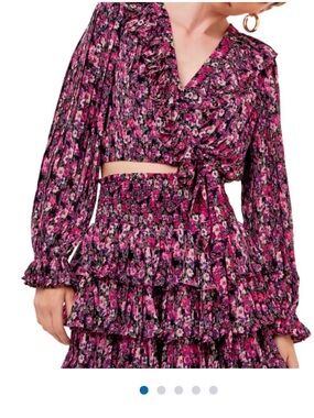 Skirt and crop Set NWT Endless Rose Floral Ruffle Tie-Front Top - Pink & Black